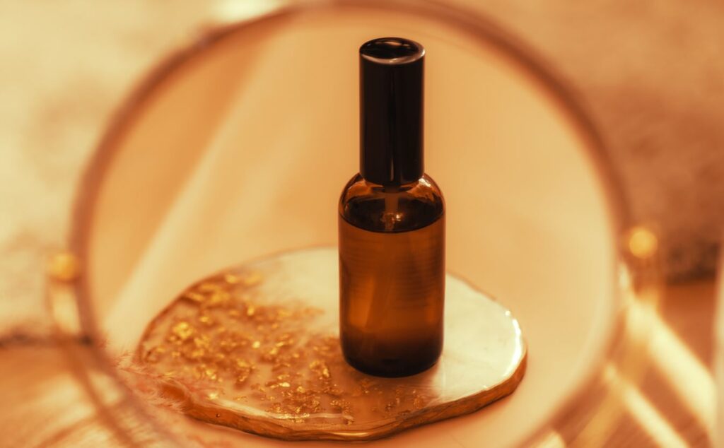What are the Properties of Amber Glass Bottles for Cosmetics?